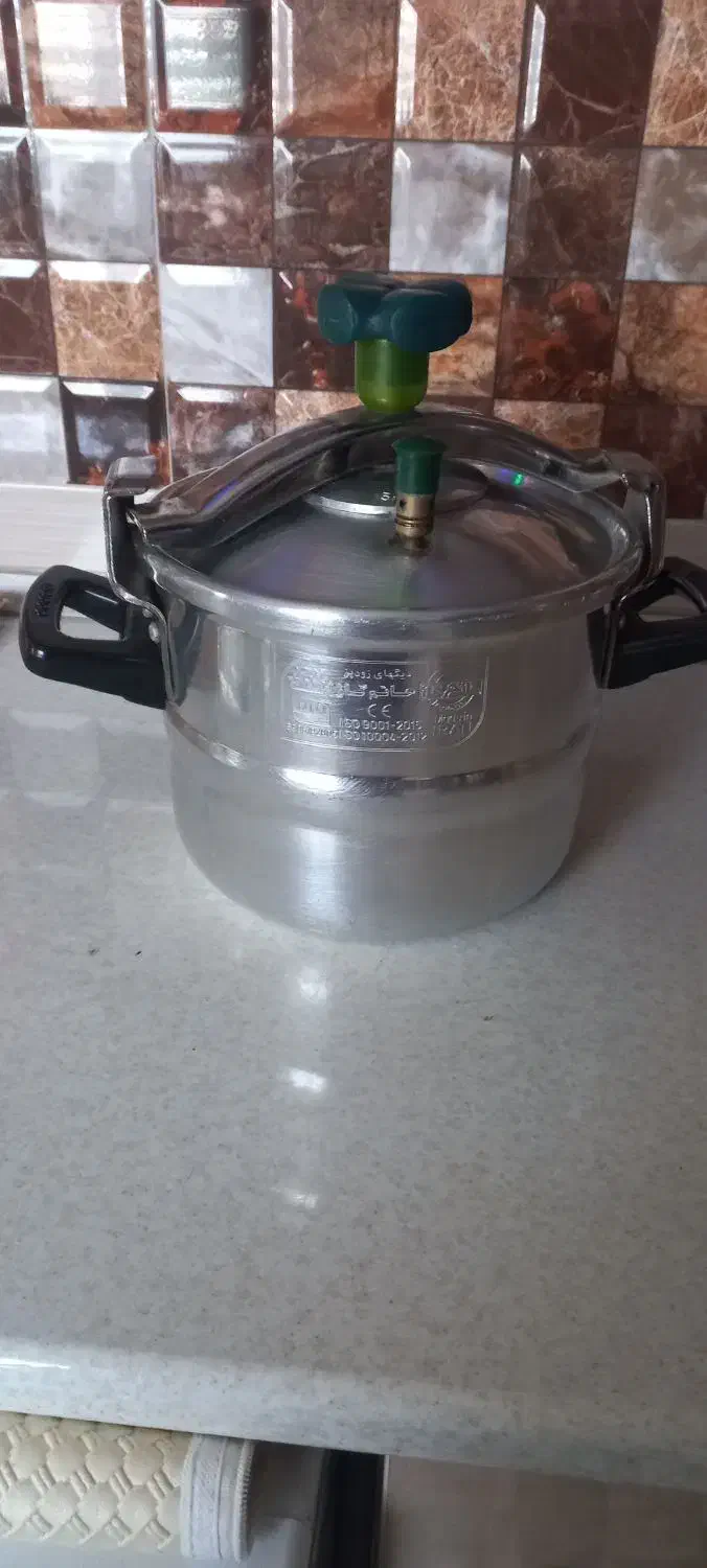 زودپز|ظروف پخت‌وپز|همدان, |دیوار