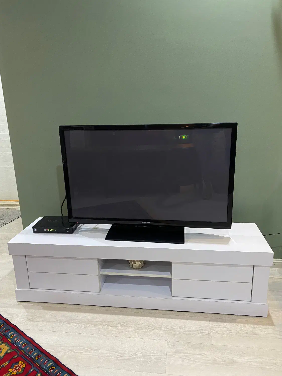 میز تی وی|میز تلویزیون|مشهد, نیروی هوایی|دیوار