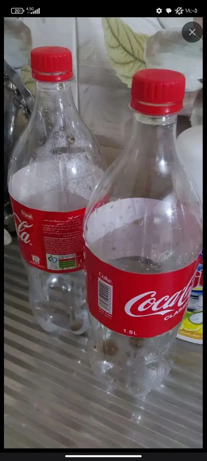 بطری نوشابه کوچیک و بزرگ|ظروف نگهدارنده، پلاستیکی، یکبارمصرف|سیمین شهر, |دیوار