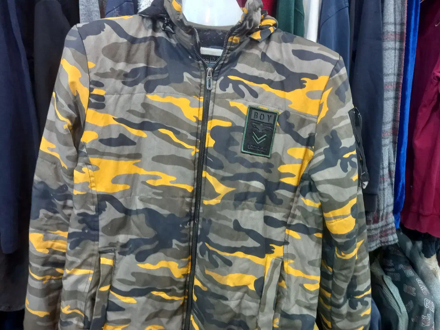 تاناکوراهمه نوع لباس عمده|لباس|قدس, شهرک دانش|دیوار