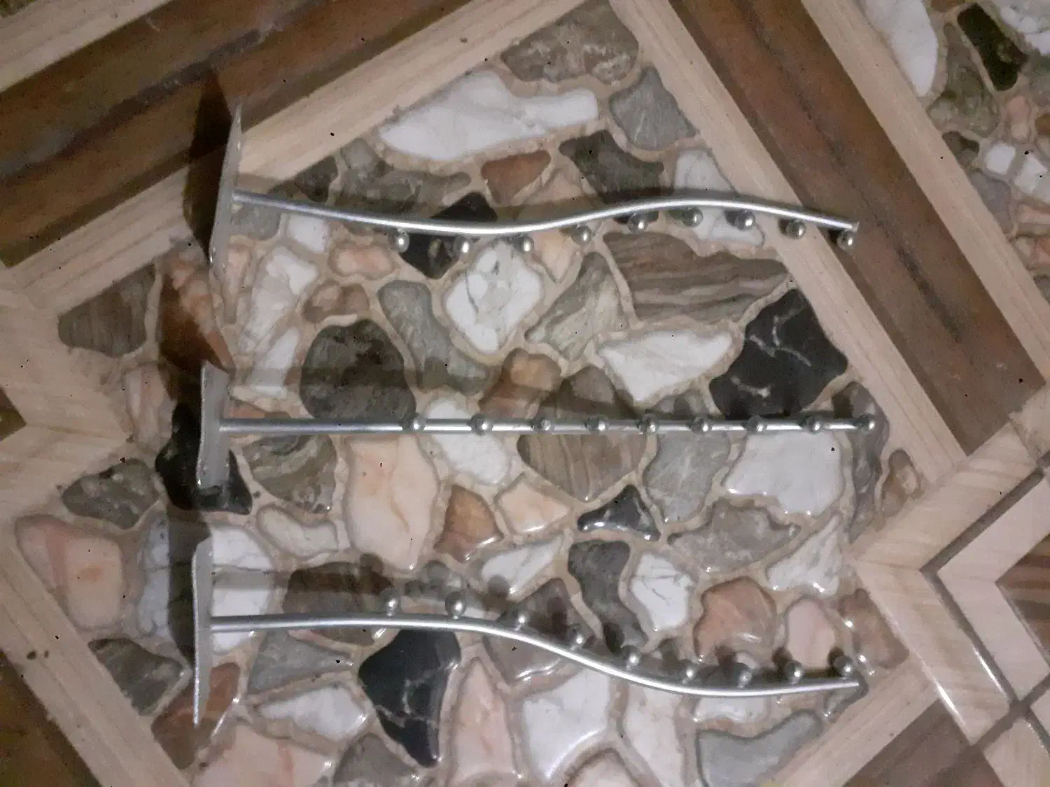 پارس آباد|بندرخت و رخت‌آویز|پارس‌آباد, |دیوار