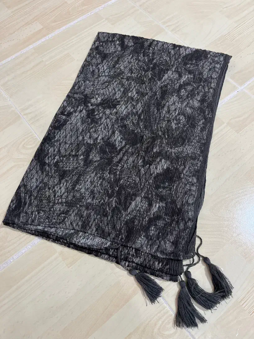 شال|لباس|آباده, |دیوار