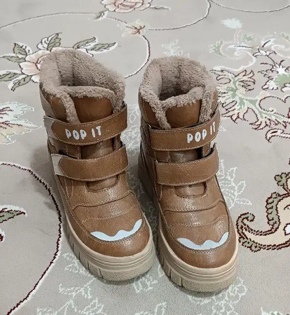 پوتین داخل خز ، نیم بوت ، بوت ، کفش|کیف، کفش، کمربند|قروه, |دیوار