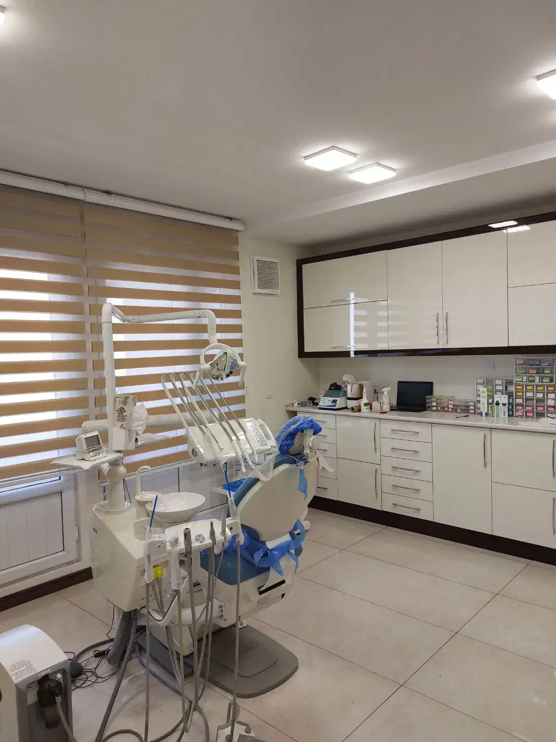 دستیار دندانپزشک خانم|استخدام درمانی، زیبایی، بهداشتی|تهران, مرزداران|دیوار