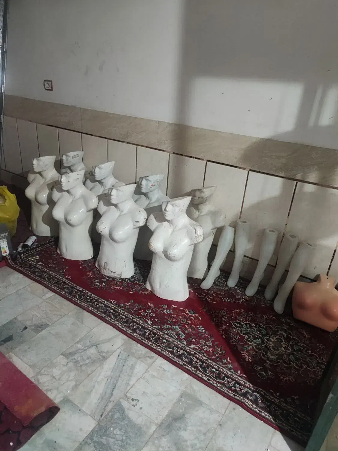 تعدادی مانکن ویترین گردون|فروشگاه و مغازه|زاهدان, |دیوار