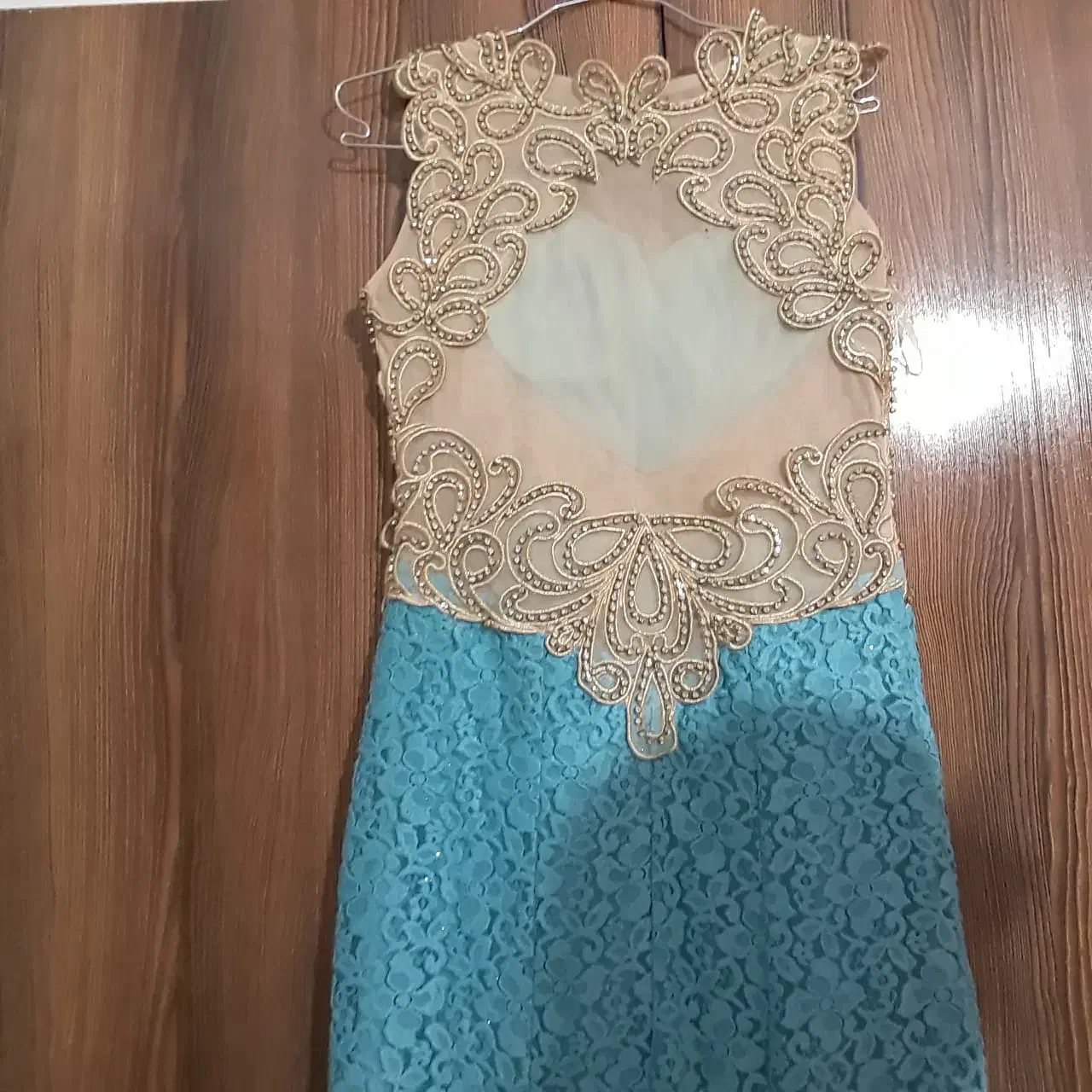 لباس مجلسی و مانتو|لباس|دماوند, دماوند|دیوار