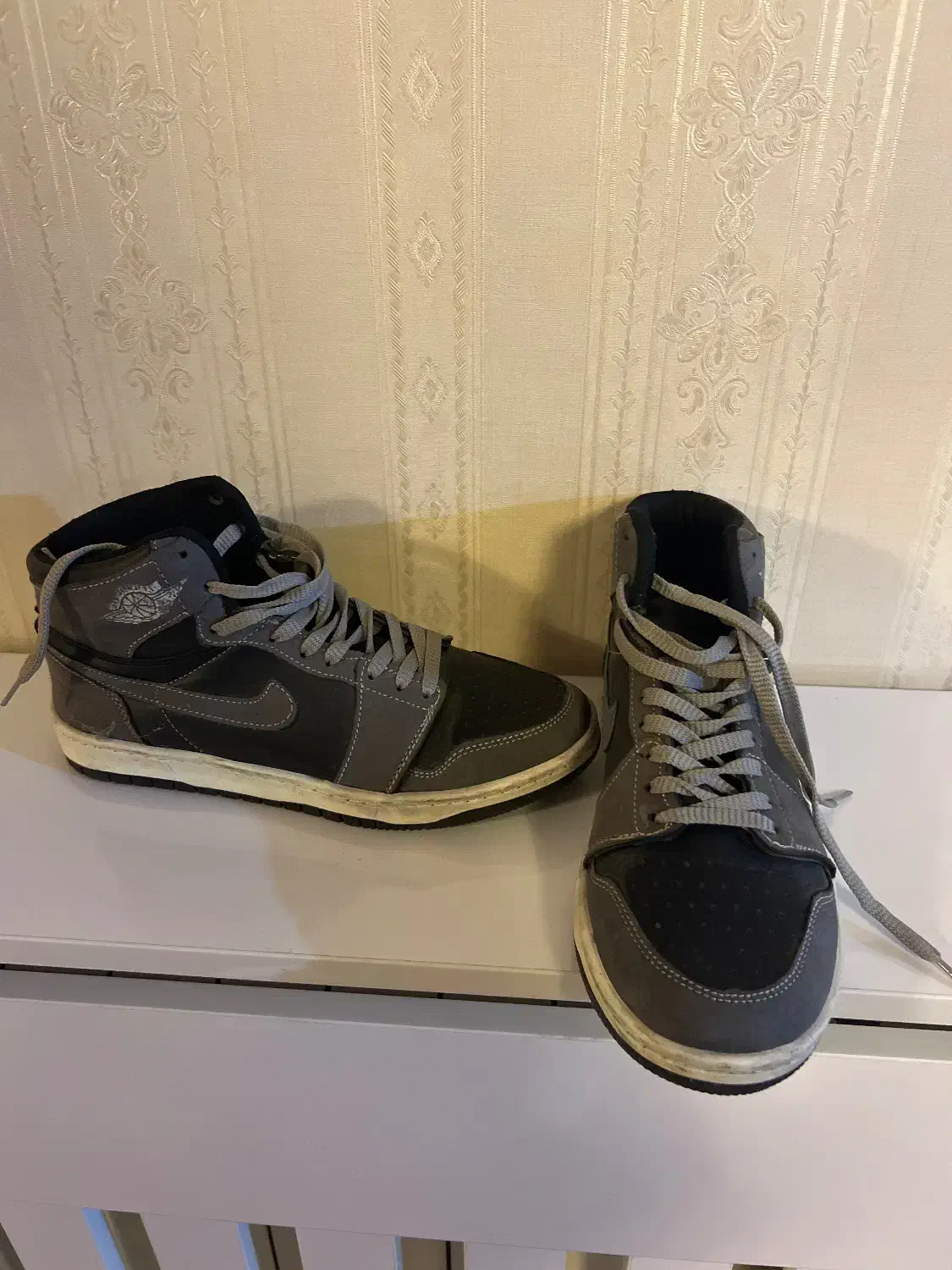 کتانی ساقدار|کیف، کفش، کمربند|رشت, منظریه|دیوار