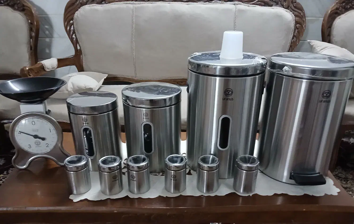 سرویس آشپزخانه ۱۸ پارچ مدل استوانه ای نقره‌ای|ظروف سرو و پذیرایی|قم, هنرستان|دیوار