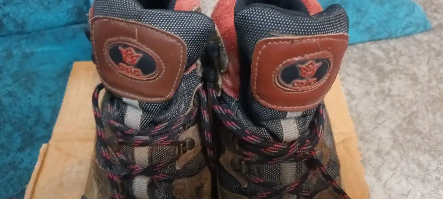 ۲جفت کفش کوهنوردی سایز ۴۱ و۴۰|کیف، کفش، کمربند|کرج, کرج نو|دیوار