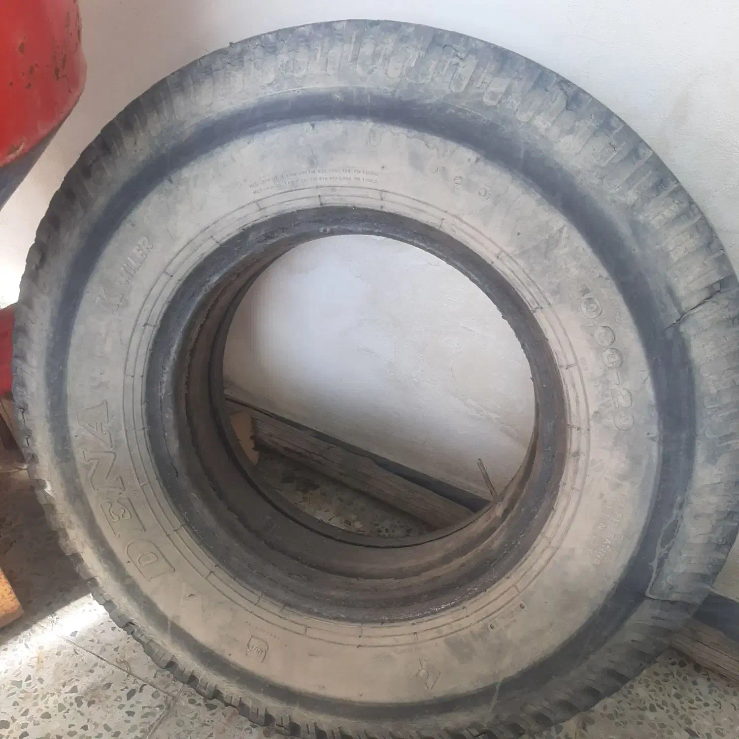 لاستیک بنز۹۱۱دست دو|قطعات یدکی و لوازم جانبی|امیدیه, |دیوار