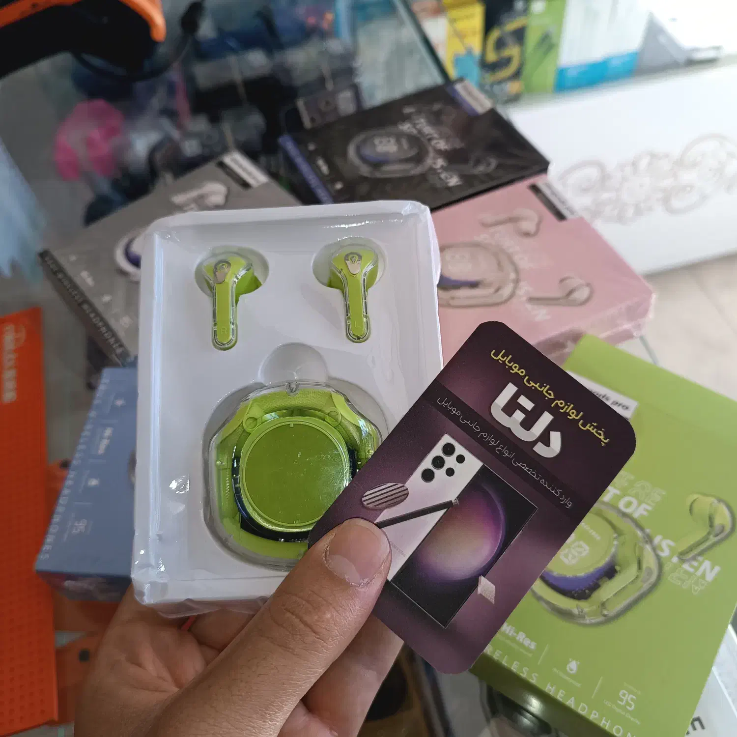 ایرپاد شیشه رنگی اورجینال با گارانتی 18 ماهه ساعت|لوازم جانبی موبایل و تبلت|مشهد, گلبرگ|دیوار