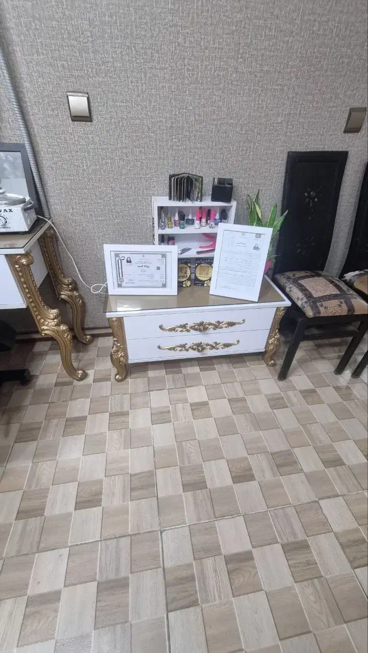 دکور آرایشگاه|آرایشگاه و سالنهای زیبایی|اصفهان, دستگرده|دیوار