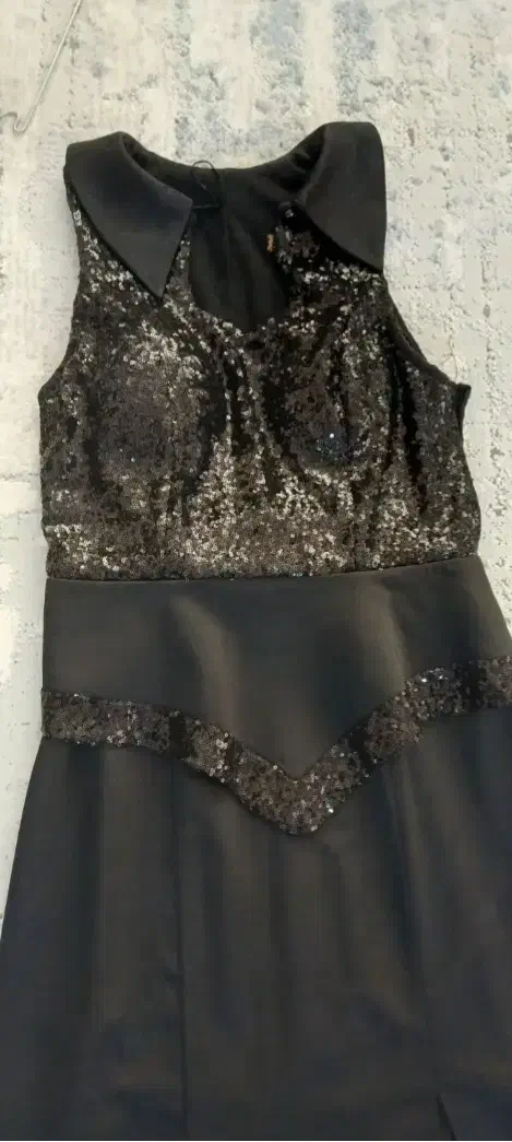 تعدادی لباس و مانتو|لباس|هشتگرد, شهرک ولیعصر (مصلی)|دیوار