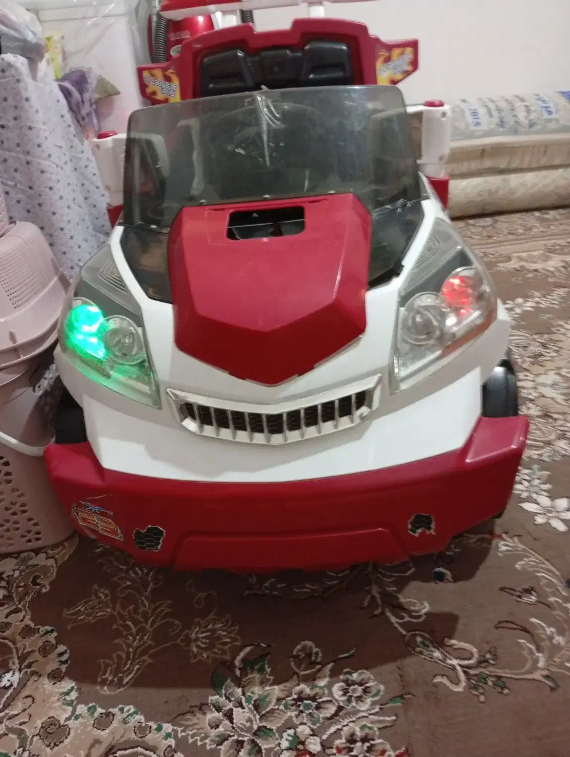 ماشین شارژی سالم|اسباببازی بچه|تربت جام, بوستان وحدت|دیوار