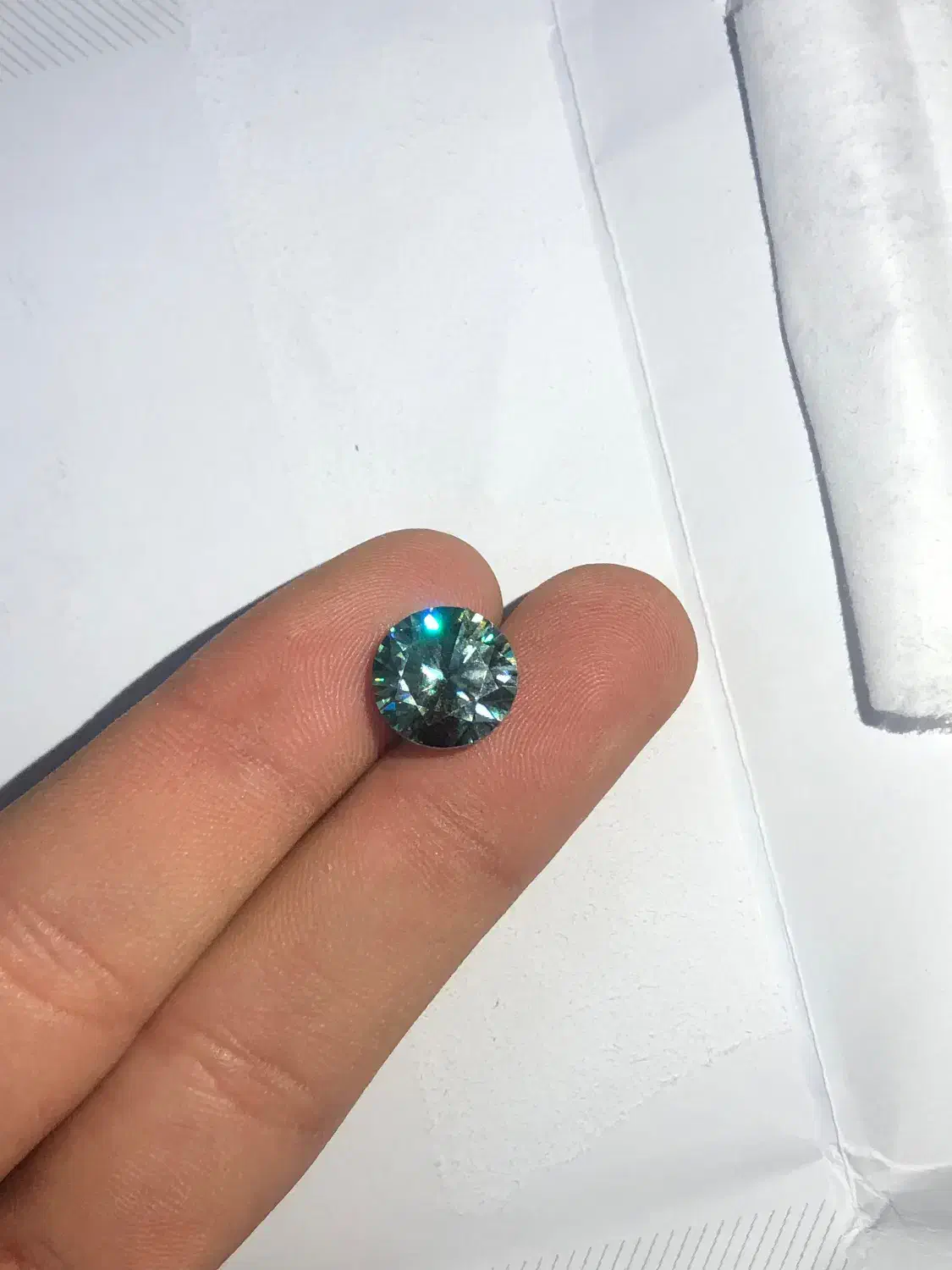 سنگ الماس موزنایت‌|جواهرات|یزد, |دیوار