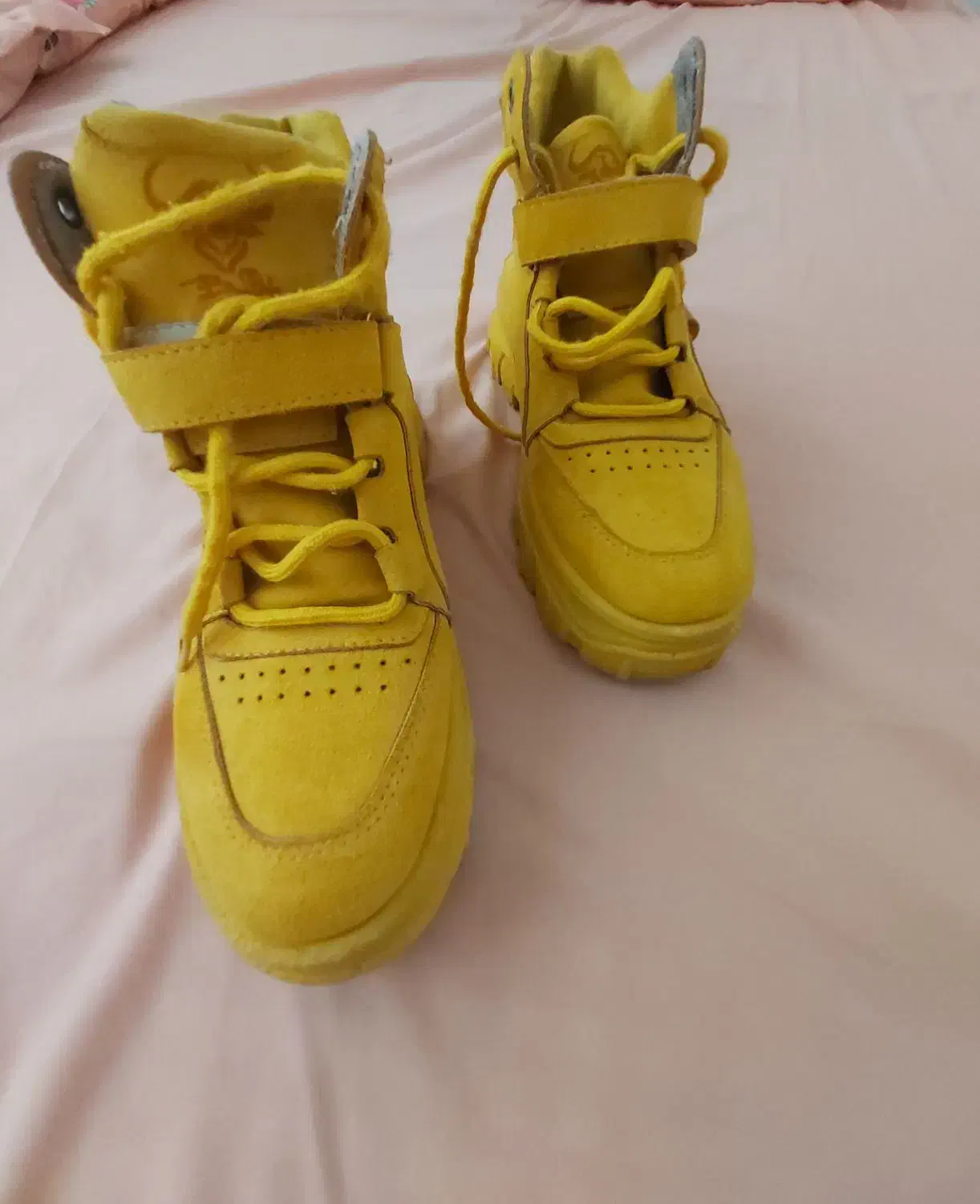 نیم بوت سایز ۳۸ در حد نو ۵۰۰ هزار تومان|کیف، کفش، کمربند|رشت, شالکو|دیوار