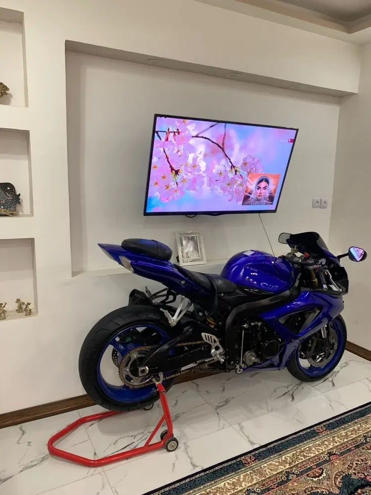 Gsxr600 2008|موتورسیکلت|هشتگرد, مدرس|دیوار