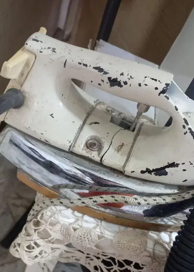 اتوی قدیمی|اتو و لوازم اتو|ساری, |دیوار