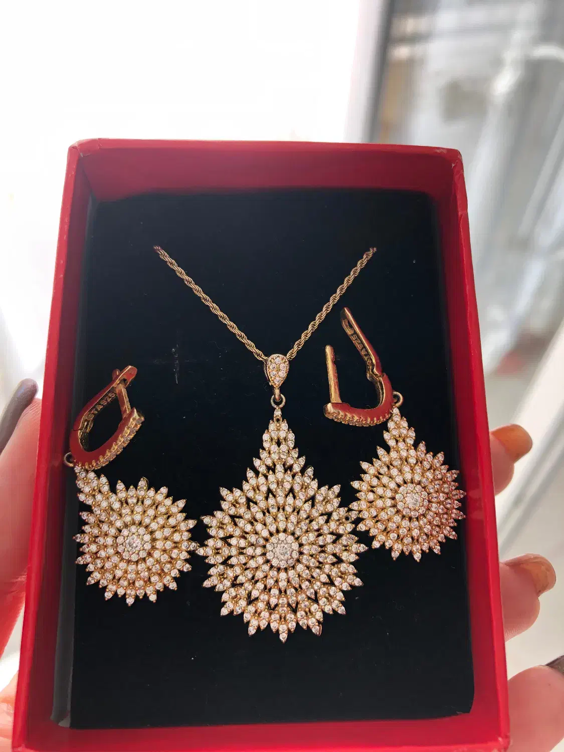 نیم ست طرح خورشید نقره ابکاری طلا|جواهرات|کرج, باغستان|دیوار