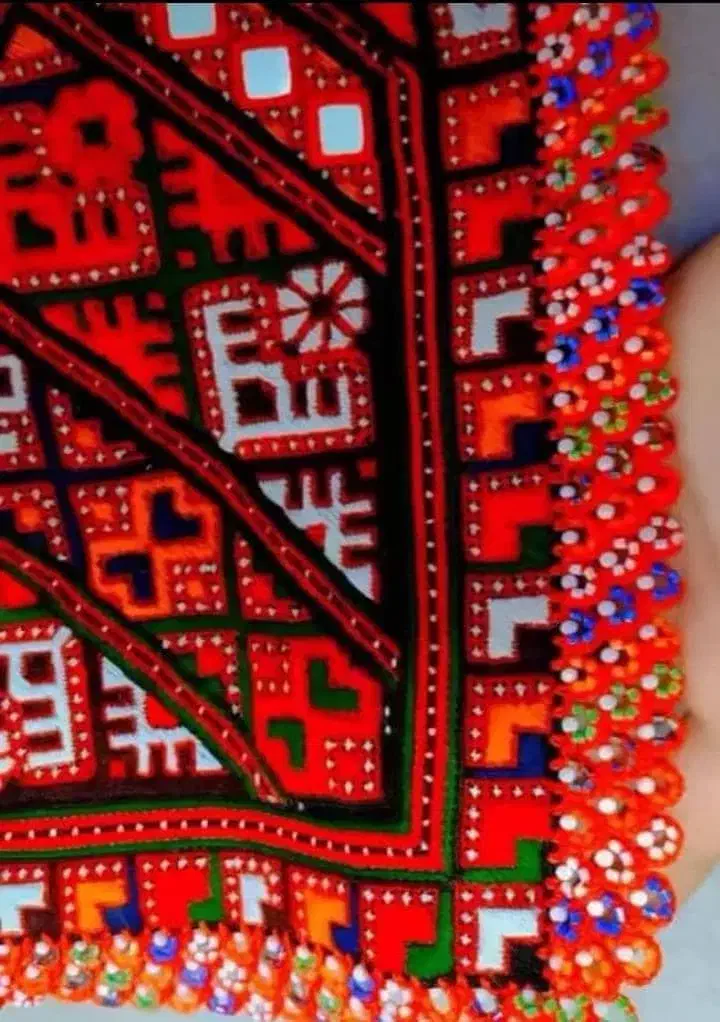 کریشی|لباس|خاش, |دیوار