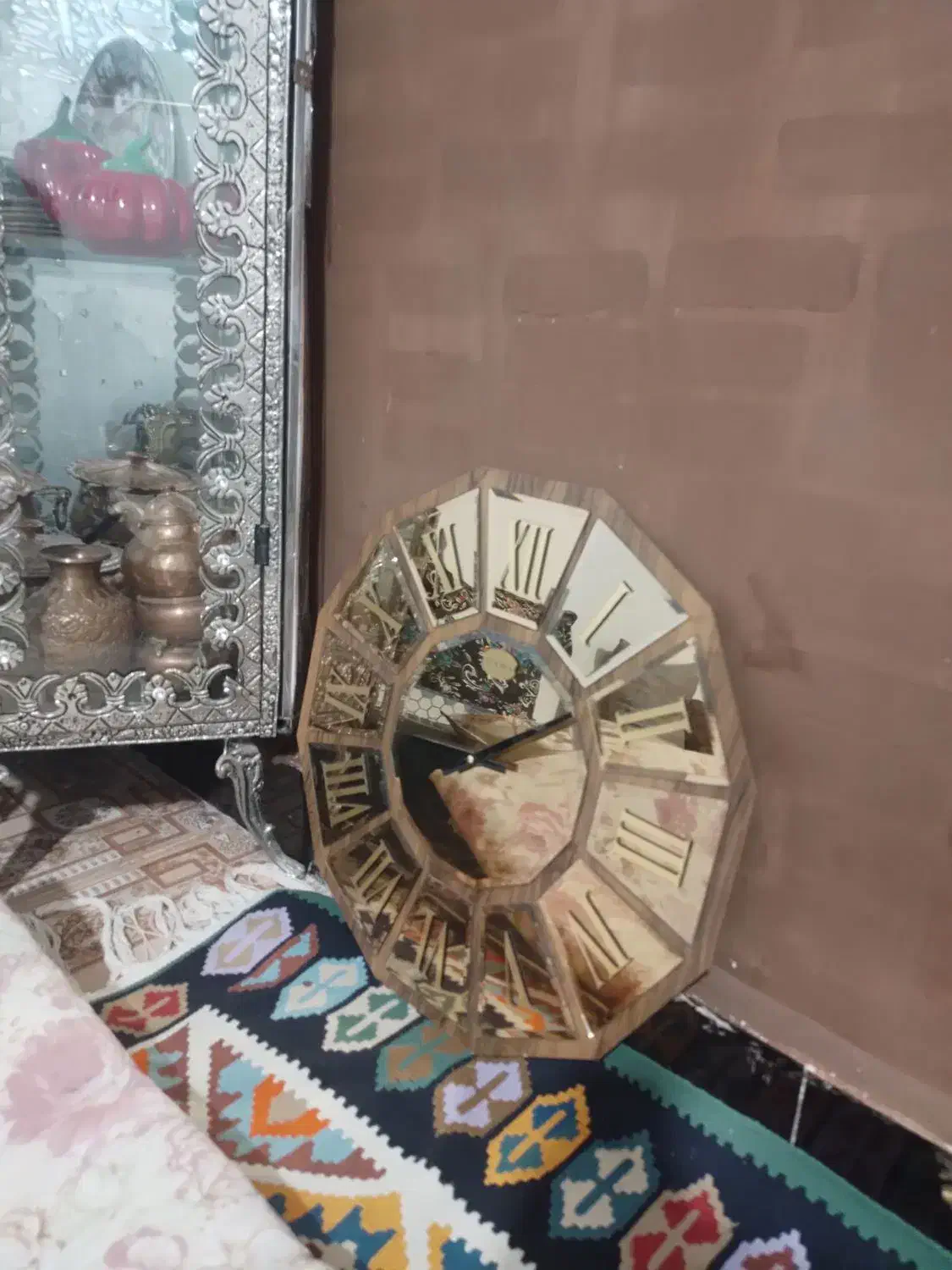 ساعت دیواری|ساعت دیواری و تزئینی|تربت جام, میان جام|دیوار