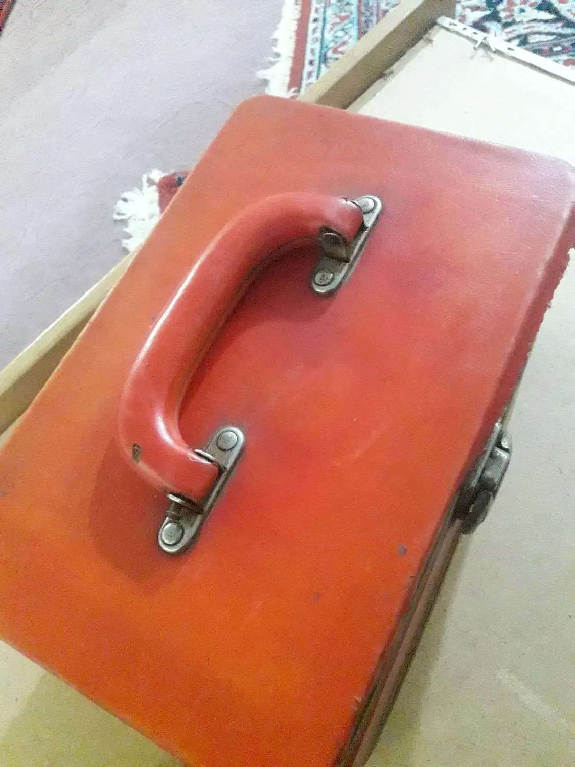 چمدان قدیمی|کیف، کفش، کمربند|قم, باجک سه|دیوار