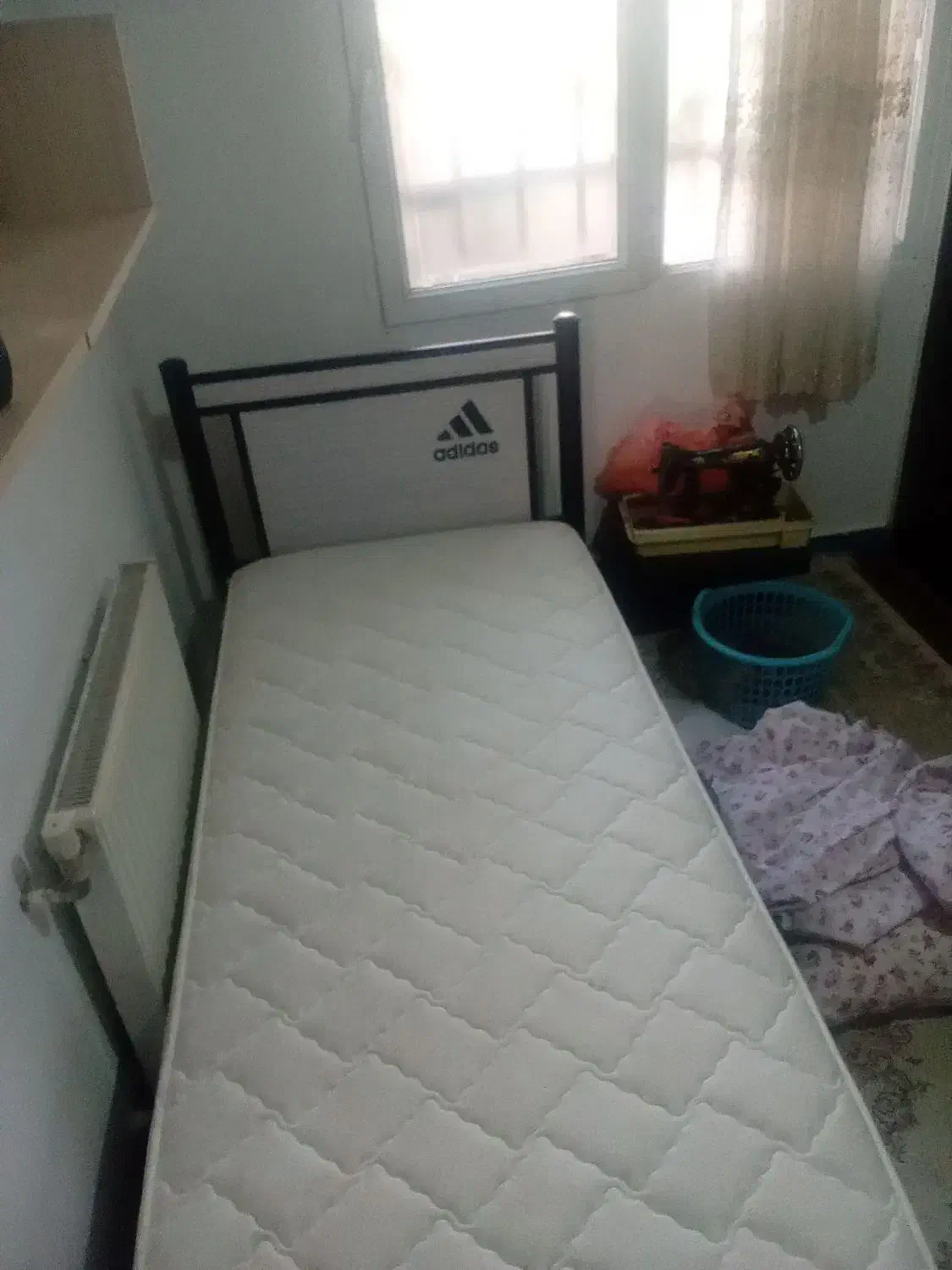 تخت خواب فلزی یک نفره|تخت و سرویس خواب|هشتگرد, شهرک ریحانه|دیوار