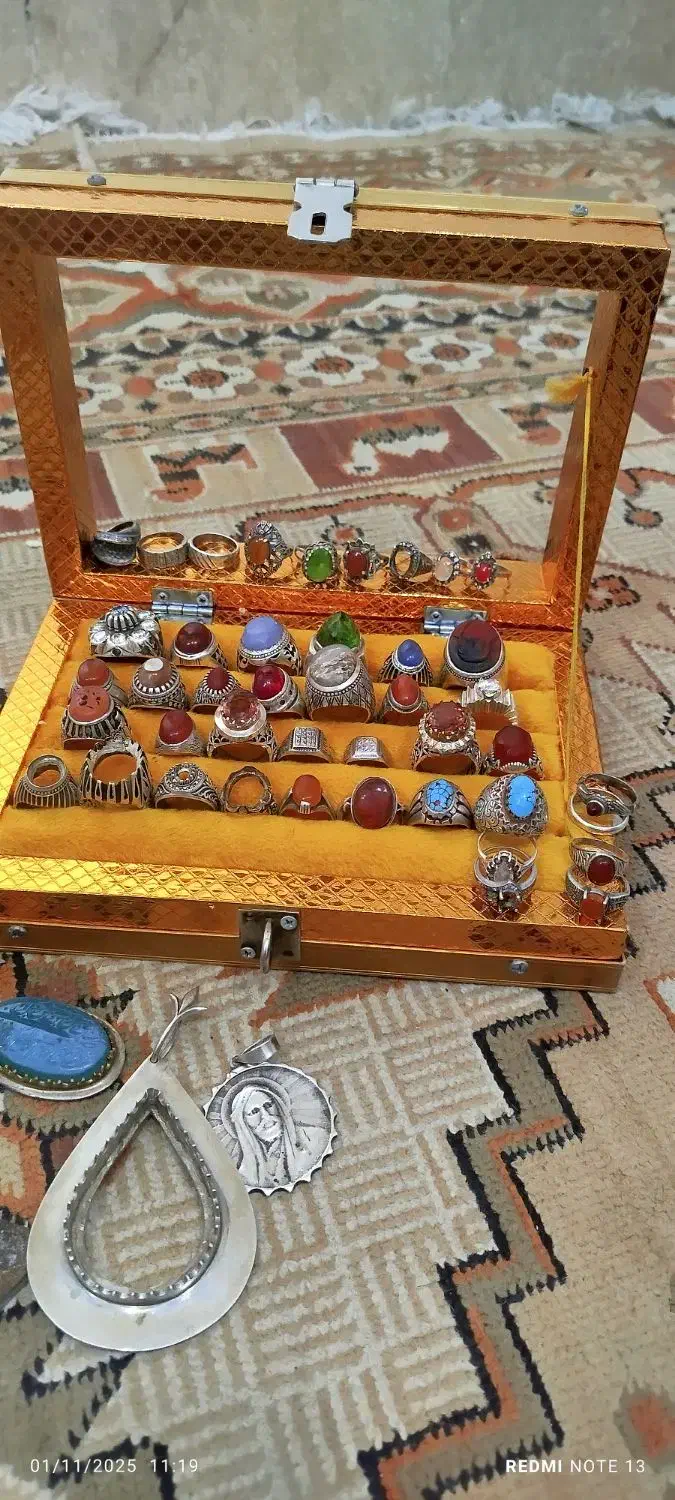 انگشتر کلی بفرش میرسد|جواهرات|مشهد, مهدی آباد|دیوار