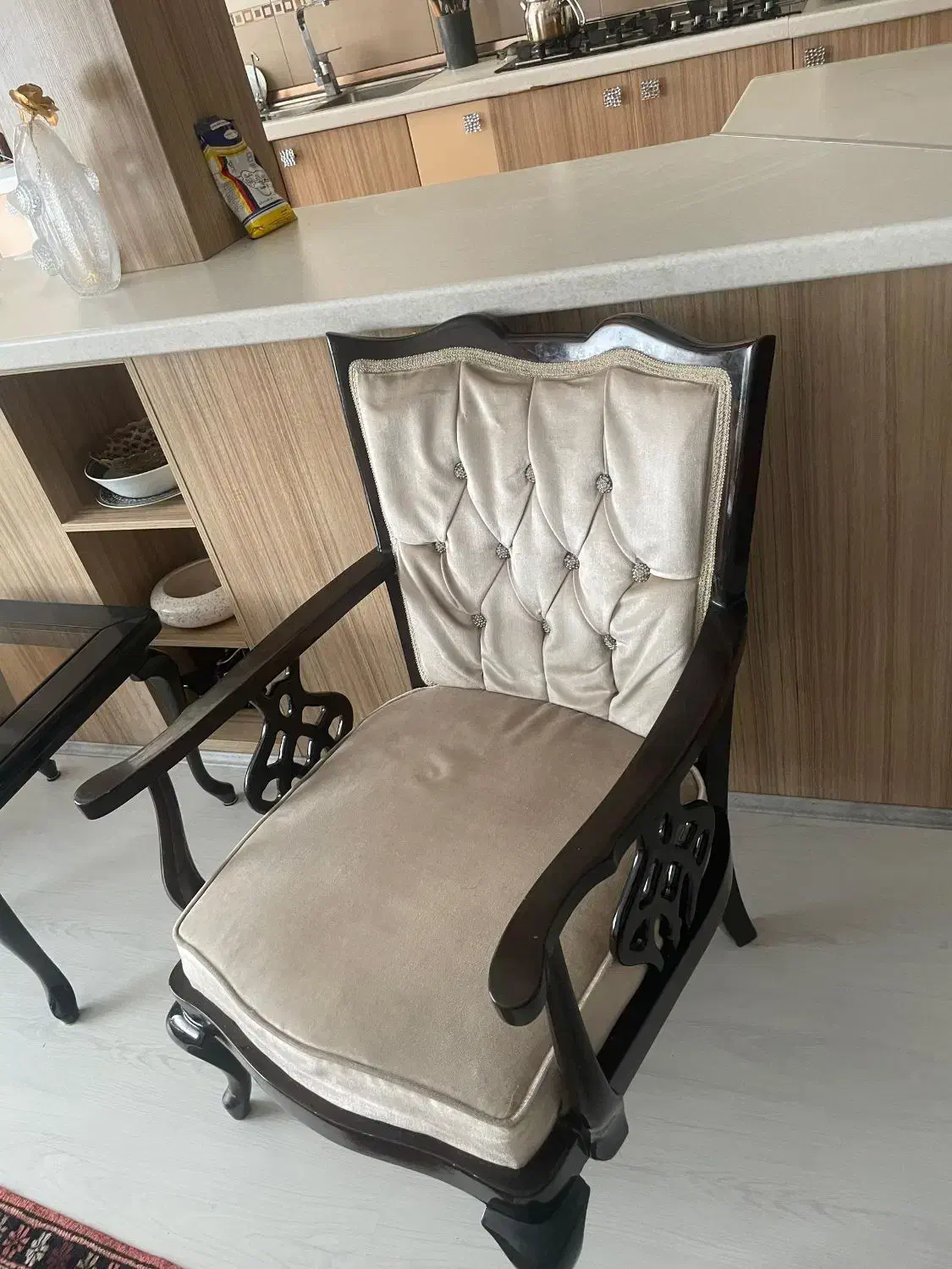 میز نهارخوری ۶نفره مبل ۷نفر|مبلمان خانگی و میز عسلی|محمدشهر, شهرک پیام (مهرالبرز)|دیوار