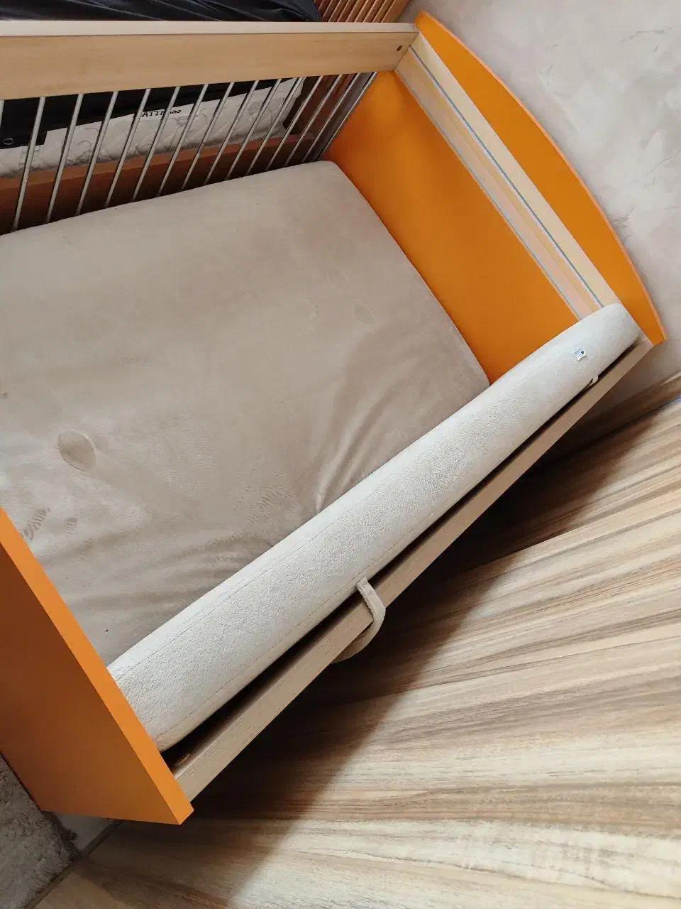 تخت گودک ونوجوان|تخت و سرویس خواب|تربت جام, جامی|دیوار