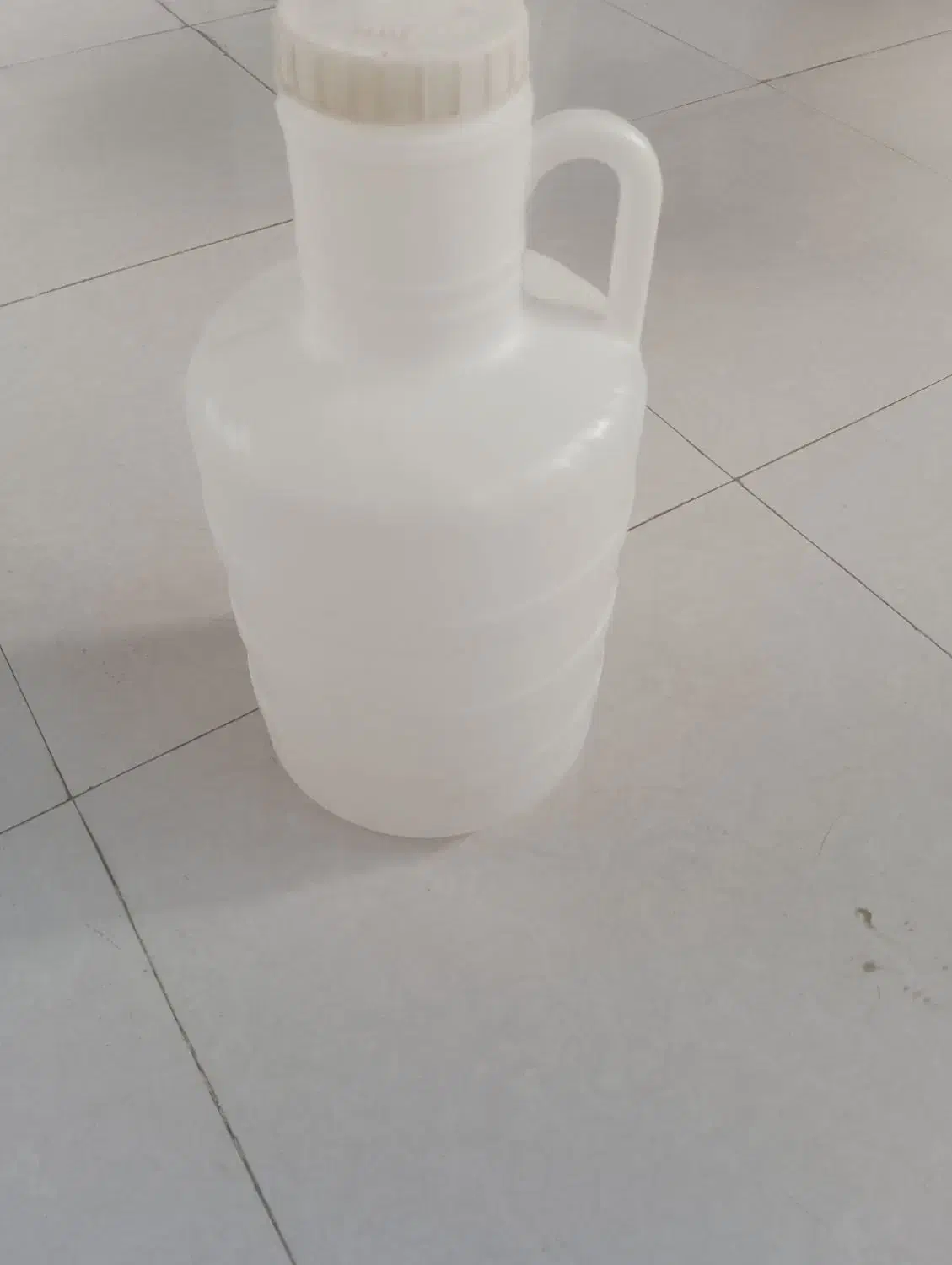 دبه خیارشور|ظروف نگهدارنده، پلاستیکی، یک‌بارمصرف|آشخانه, |دیوار