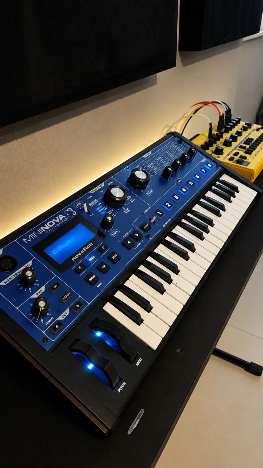 Novation MiniNova 37-Key Synthesizer with Vocoder|پیانو، کیبورد، آکاردئون|تهران, سلسبیل شمالی|دیوار