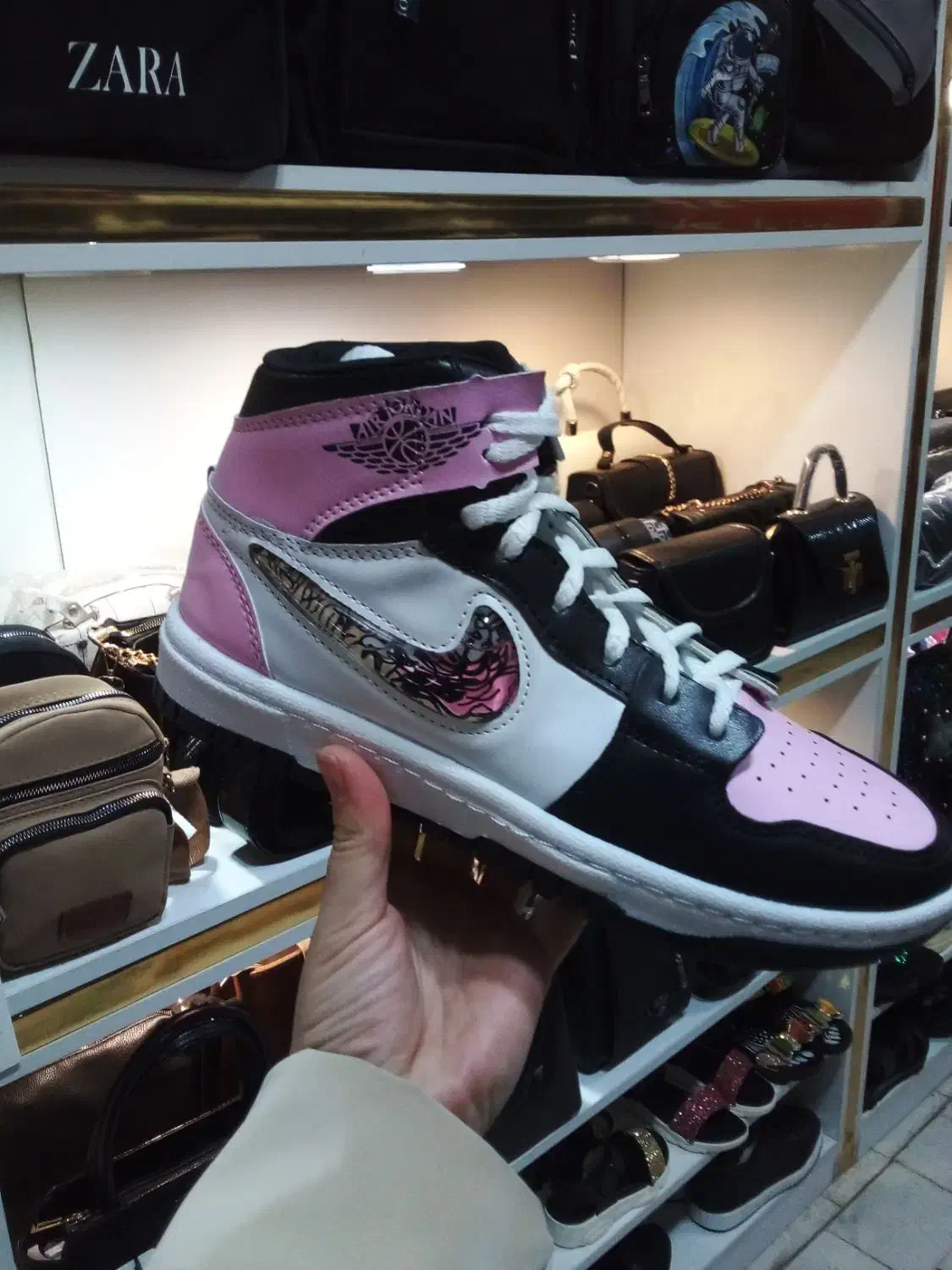 کتونی جردن|کیف، کفش، کمربند|محمدیه-قزوین, |دیوار