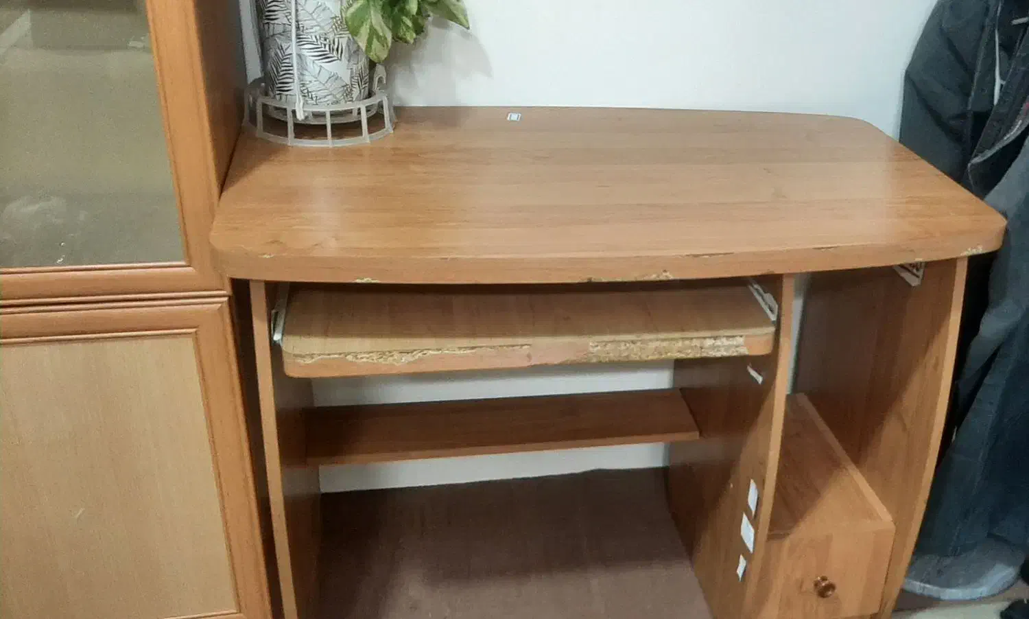 میز کامپیوتر|میز تحریر و کامپیوتر|گلبهار, شهر جدید گلبهار|دیوار