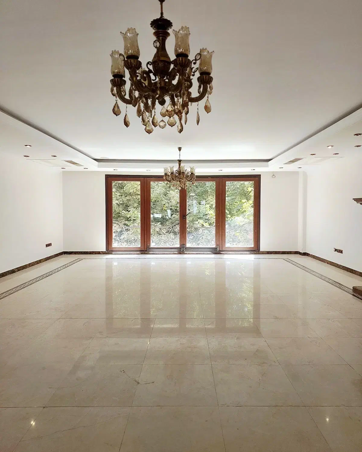 ۲۵۰ متر مناسب مسکونی اداری مستقل*یاسر*