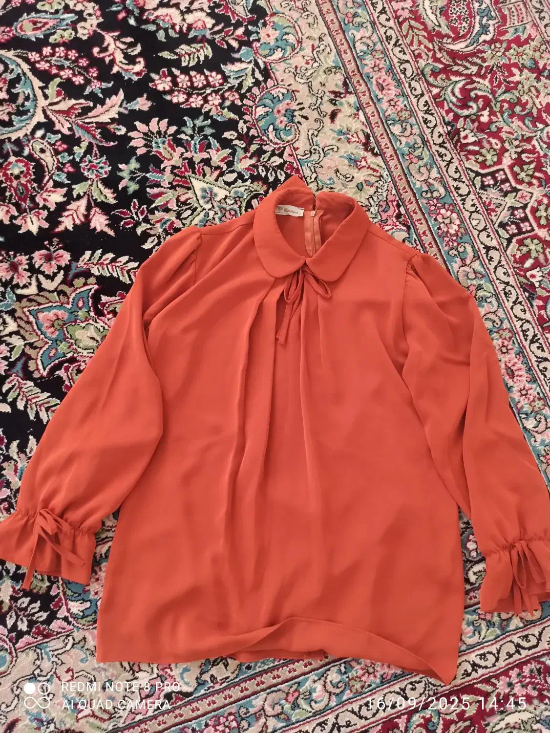 شومیز|لباس|سنقر, |دیوار