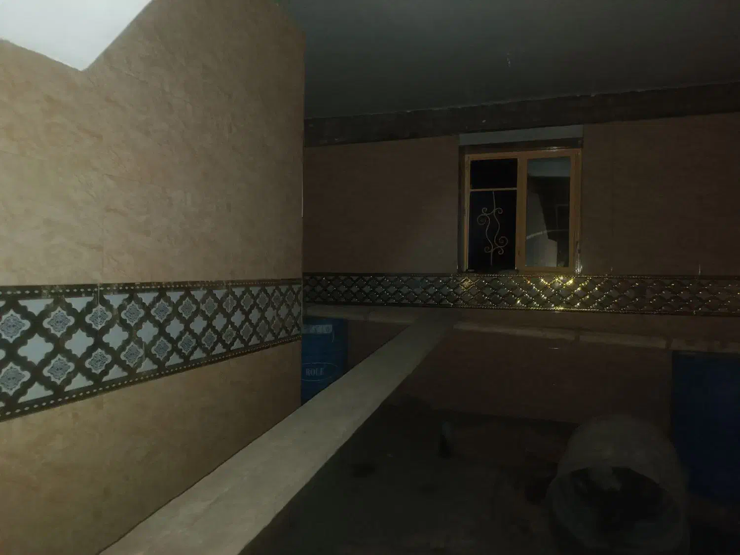 کاشی کارپیمانکار|خدمات پیشه و مهارت|کیش, |دیوار