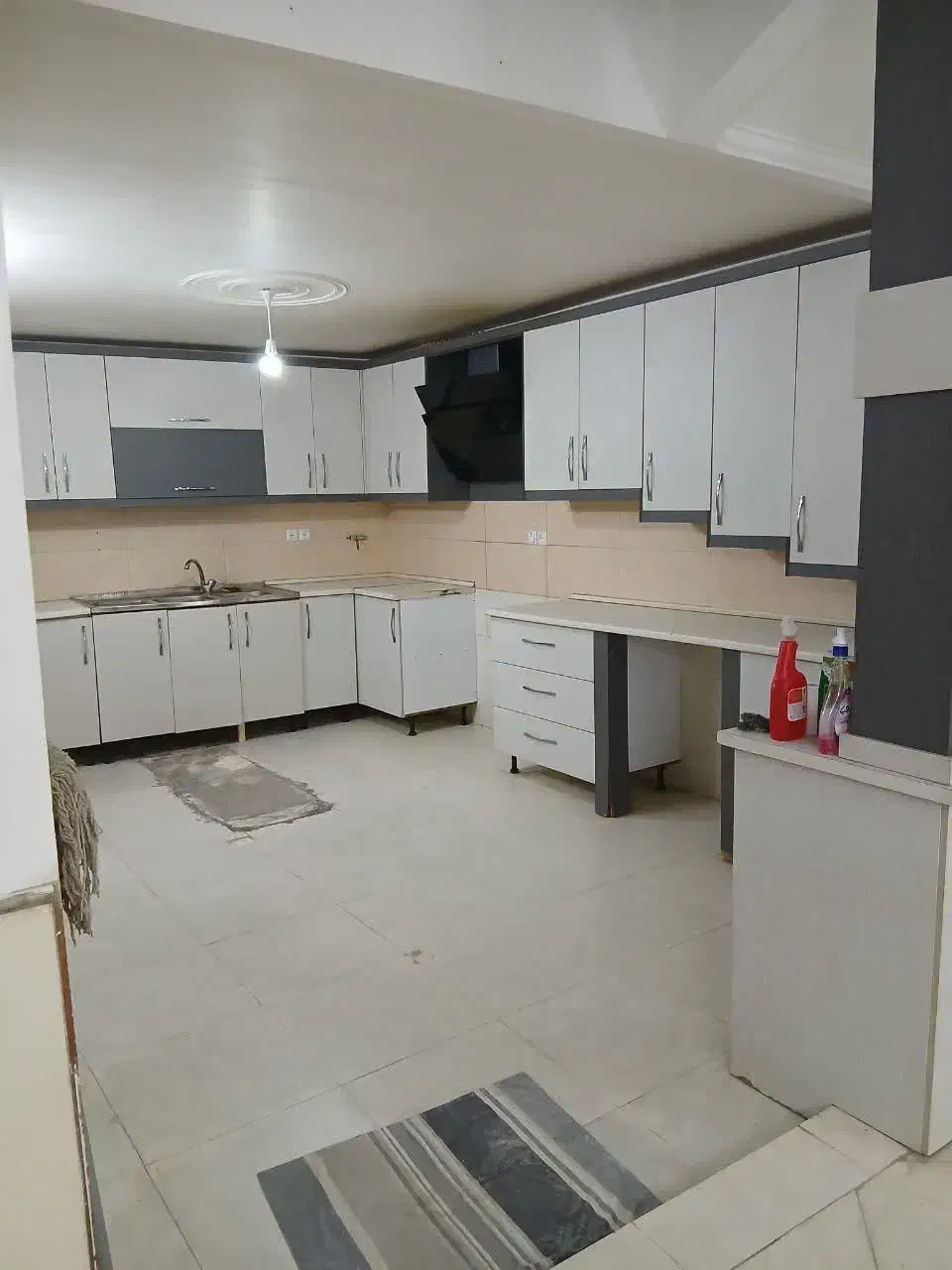 زیر زمین میدان امام|اجارهٔ خانه و ویلا|قم, باسکول|دیوار