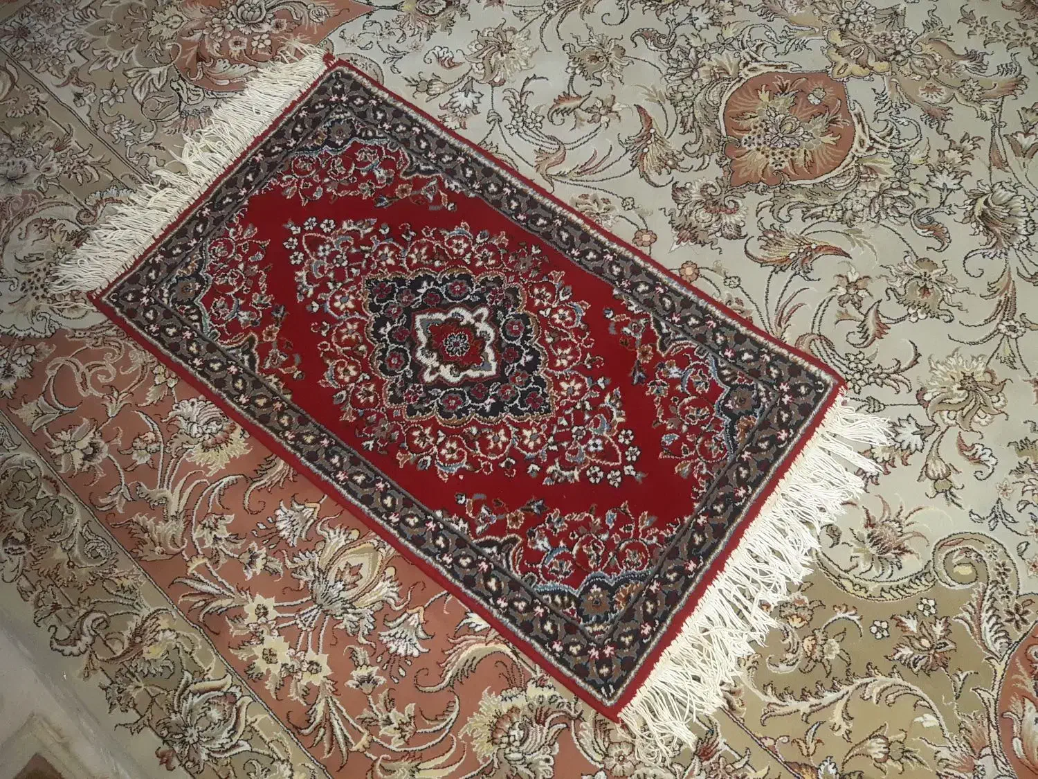 سه تخته پادری فرش ماشینی بسیارسالم|پادری|تنکابن, |دیوار