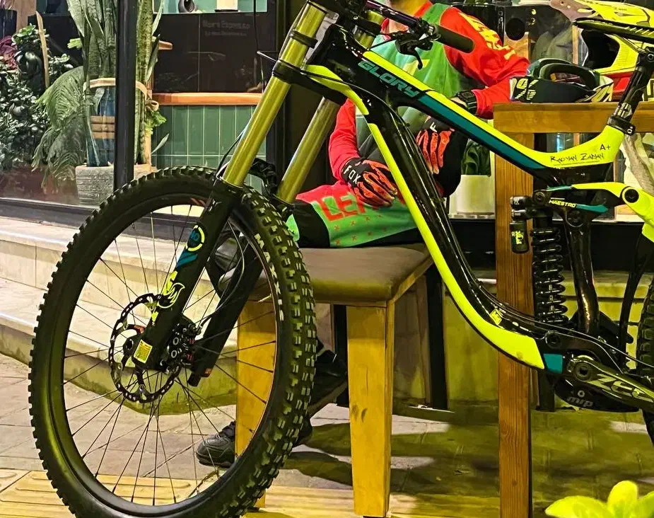 جاینت گلوری دانهیل|دوچرخه، اسکیت، اسکوتر|فردیس, فردیس|دیوار