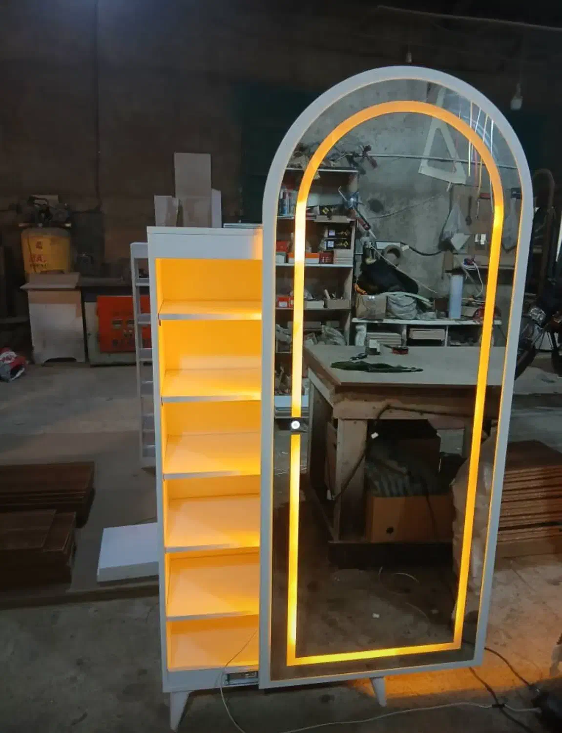 جاکفشی آینه‌دار دربازار مبل تهران|جاکفشی، کمد، دراور|تهران, شهید رجایی|دیوار