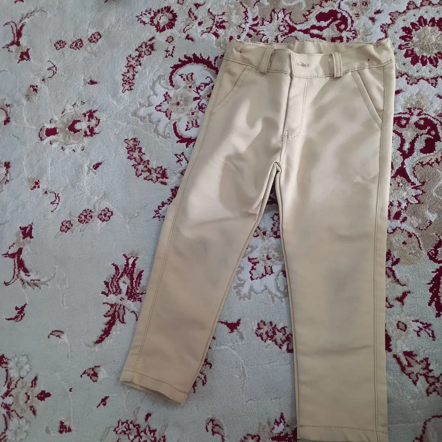 لباس مجلسی کرم رنگ و کفش مجلسی|کفش و لباس بچه|خشکبیجار, |دیوار