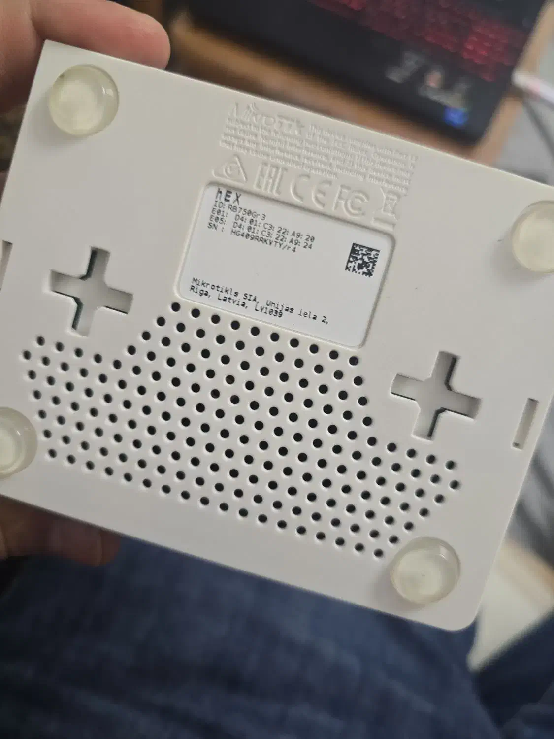 روتر میکروتیک hEX RB750Gr3 کاملا سالم و تمیز|مودم و تجهیزات شبکه|تهران, جمال‌زاده|دیوار
