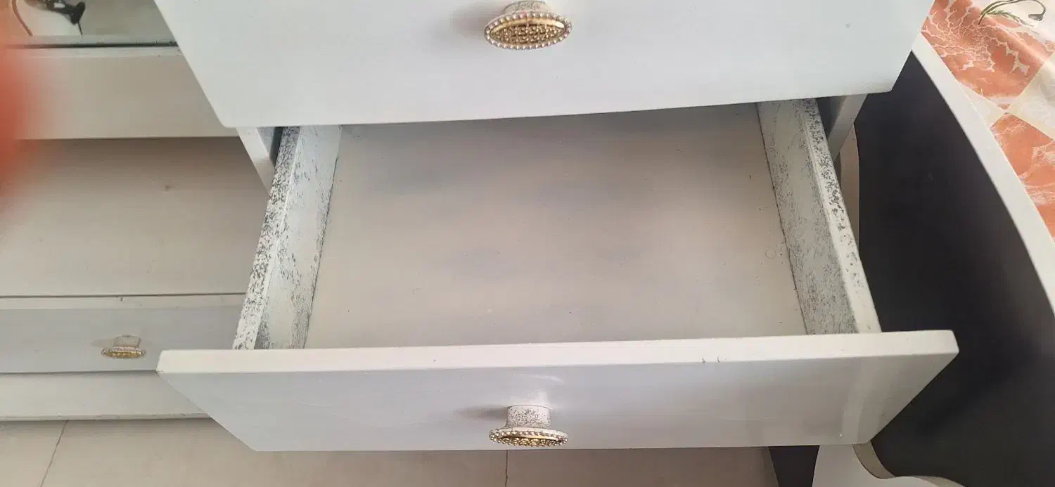 میز ارایش|تخت و سرویس خواب|هشتگرد, شهرک دانش|دیوار