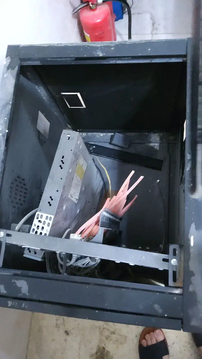 رک  ۹یونیت|مودم و تجهیزات شبکه|اصفهان, باغ زیار|دیوار