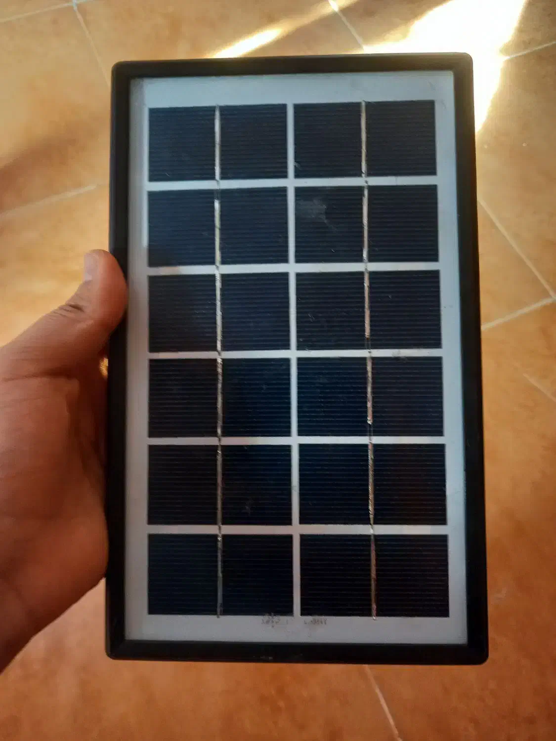 پنل خورشیدی|لامپ و چراغ|هشتگرد, فاز ۲ مهستان|دیوار