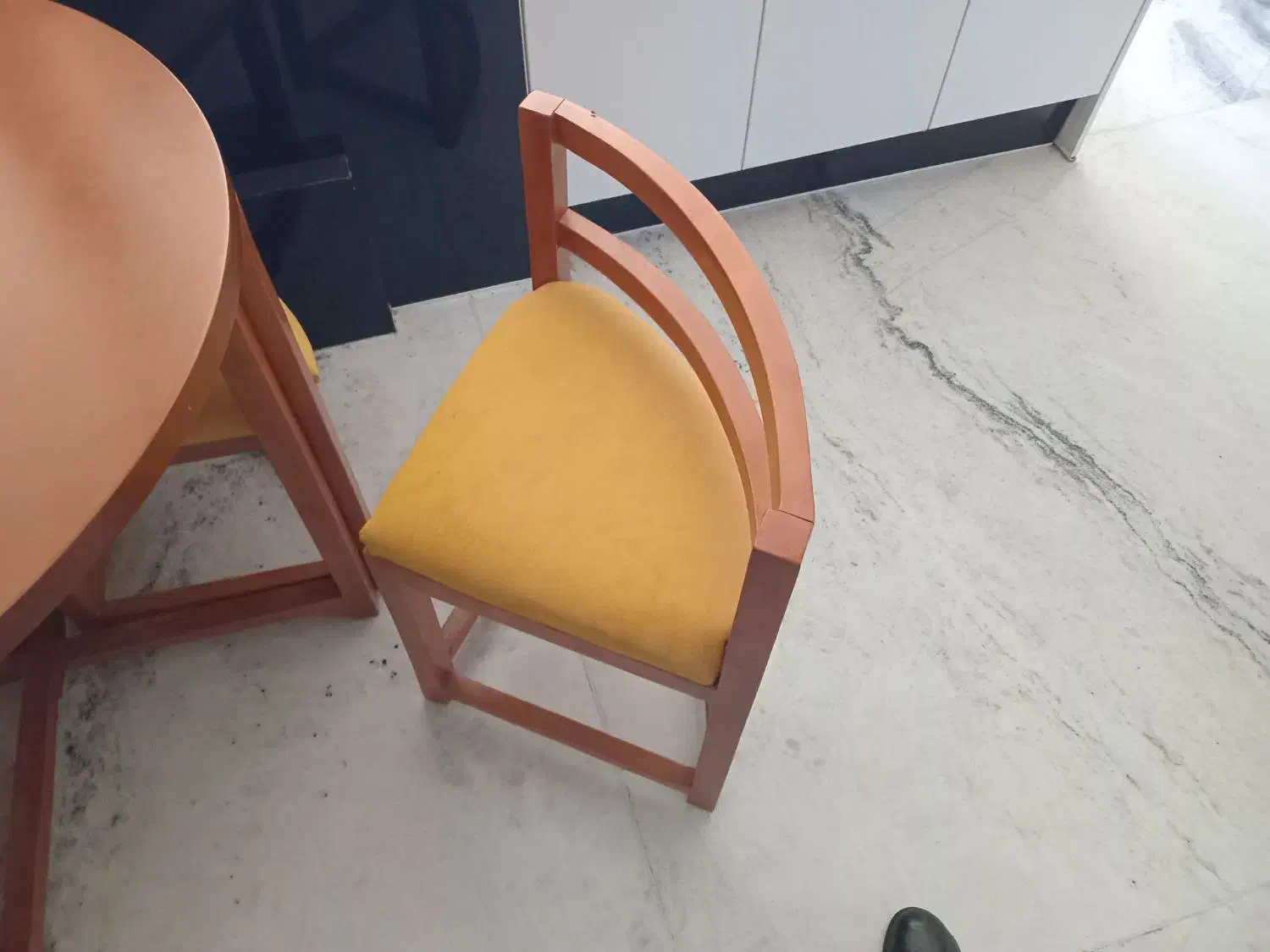 میز ۴ نفره کم جا /در حد نو /سالم و با کیفیت|میز و صندلی غذاخوری|اصفهان, نصرآباد|دیوار