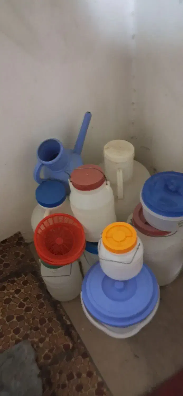 تشت سنگین و چنتا دبه|ظروف نگهدارنده، پلاستیکی، یک‌بارمصرف|سنندج, |دیوار