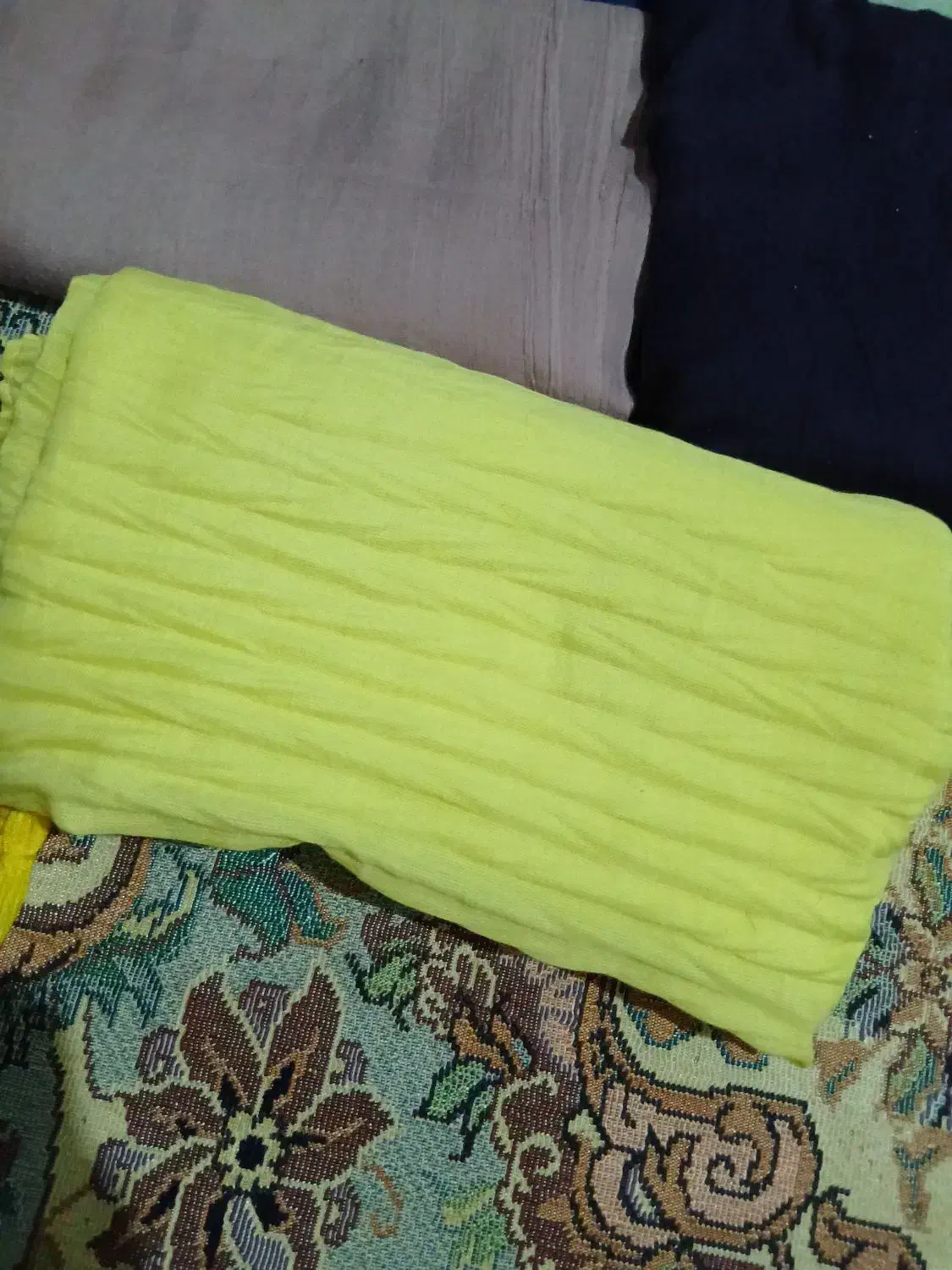 شال|لباس|زنجان, |دیوار