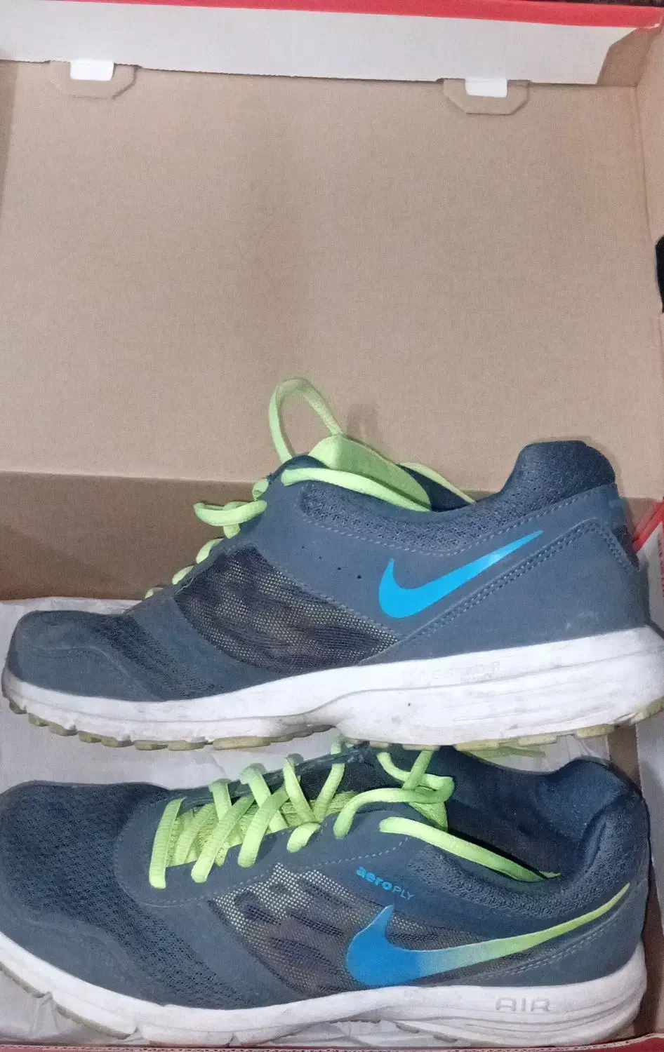 کتونی ورزشی نایک مردانه|کیف، کفش، کمربند|تهران, درختی|دیوار